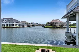 1295 Lagoon Dr, Crystal Beach, TX 77650 - Photo 7