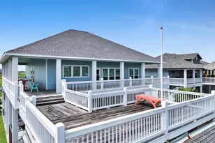 1295 Lagoon Dr, Crystal Beach, TX 77650 - Photo 13
