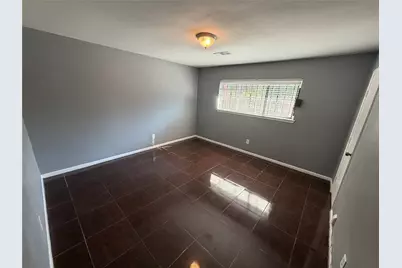 7202 Deep Forest Drive, Houston, TX 77088 - Photo 9