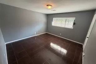 7202 Deep Forest Dr, Houston, TX 77088 - Photo 9