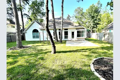 71 E Hobbit Glen Drive, The Woodlands, TX 77384 - Photo 3