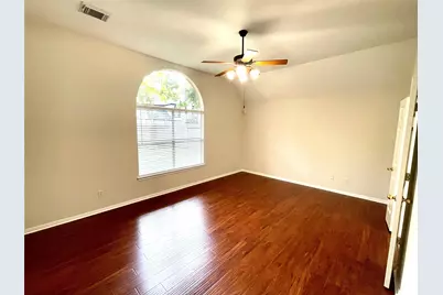 71 E Hobbit Glen Drive, The Woodlands, TX 77384 - Photo 9