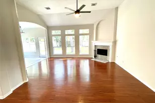 71 E Hobbit Glen Dr, The Woodlands, TX 77384 - Photo 5