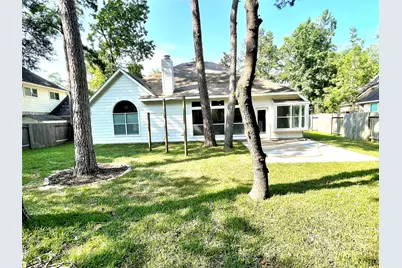 71 E Hobbit Glen Drive, The Woodlands, TX 77384 - Photo 19