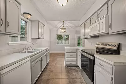 16451 Cavendish Drive, Houston, TX 77059 - Photo 17