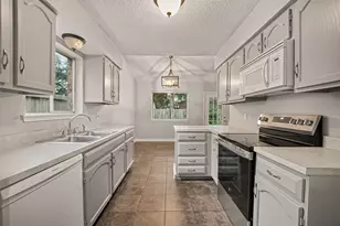 16451 Cavendish Dr, Houston, TX 77059 - Photo 17
