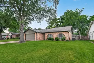 16451 Cavendish Dr, Houston, TX 77059 - Photo 3