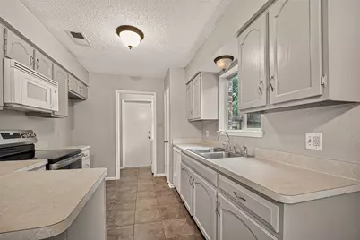16451 Cavendish Drive, Houston, TX 77059 - Photo 13
