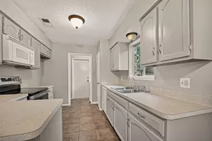 16451 Cavendish Dr, Houston, TX 77059 - Photo 13