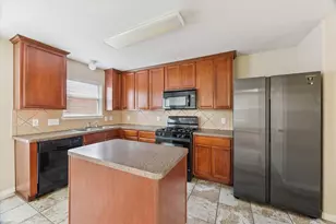 8307 Cove Timbers Ln, Tomball, TX 77375 - Photo 3