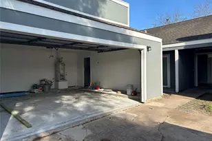 11719 Pender Ln, Houston, TX 77477 - Photo 3