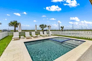 11372 Starfish Dr, Galveston, TX 77554 - Photo 3