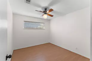 1911 Manila Ln, Houston, TX 77043 - Photo 33