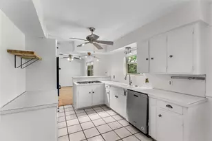 1911 Manila Ln, Houston, TX 77043 - Photo 3