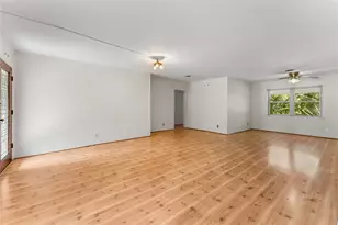 1911 Manila Ln, Houston, TX 77043 - Photo 15