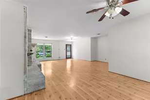 1911 Manila Ln, Houston, TX 77043 - Photo 5
