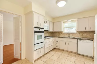 1023 Oleander Street, Lake Jackson, TX 77566 - Photo 13