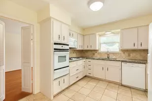 1023 Oleander St, Lake Jackson, TX 77566 - Photo 13