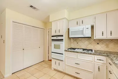 1023 Oleander Street, Lake Jackson, TX 77566 - Photo 15
