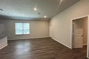 15063 Arrowhead Loop E, Willis, TX 77378 - Photo 3