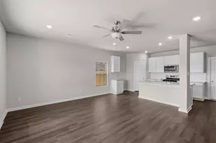 2014 Starlight St, Angleton, TX 77515 - Photo 9