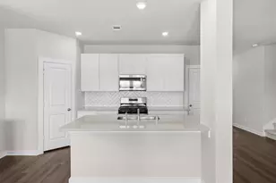 2014 Starlight St, Angleton, TX 77515 - Photo 3