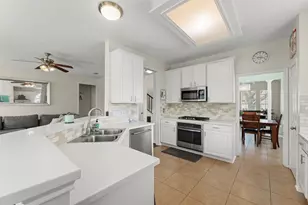 44 Parkway Pl, Houston, TX 77040 - Photo 11