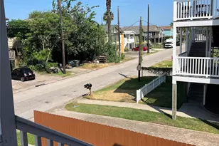 1824 Biovu Dr, Galveston, TX 77551 - Photo 23