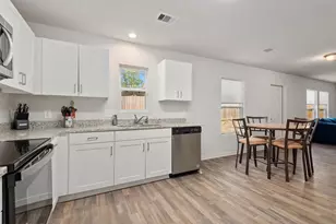 970 Cedar Point Dr, Livingston, TX 77351 - Photo 15