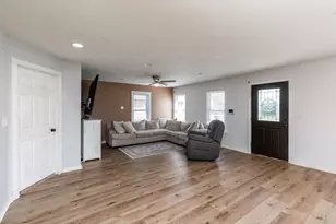 3748 Grant Ave, Groves, TX 77619 - Photo 3