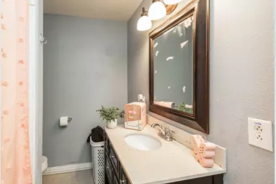 3748 Grant Avenue, Groves, TX 77619 - Photo 17