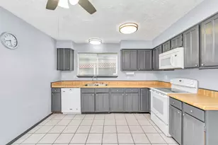 16206 New Field Dr, Houston, TX 77082 - Photo 13