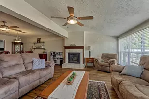 39 Regency Pt, Conroe, TX 77356 - Photo 17
