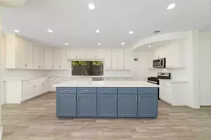 8115 Fondren Lake Dr, Houston, TX 77071 - Photo 9