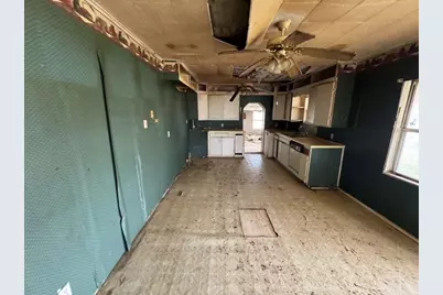 610 W Garrison Avenue, Electra, TX 76360 - Photo 5