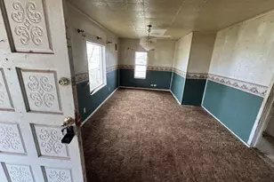 610 W Garrison Ave, Electra, TX 76360 - Photo 3