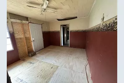 610 W Garrison Avenue, Electra, TX 76360 - Photo 15