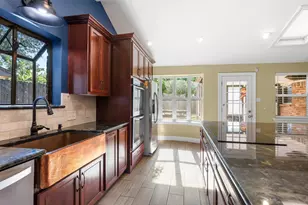 3010 Westerland Dr, Houston, TX 77063 - Photo 23