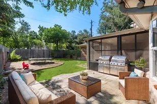 3010 Westerland Dr, Houston, TX 77063 - Photo 11