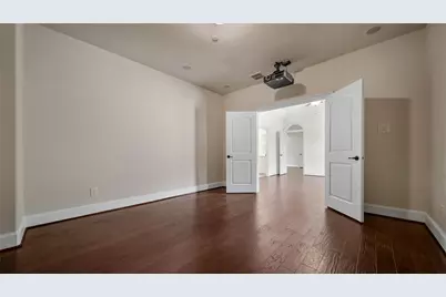 4518 Holt Street, Bellaire, TX 77401 - Photo 45
