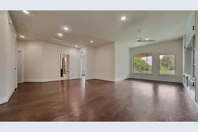 4518 Holt Street, Bellaire, TX 77401 - Photo 33