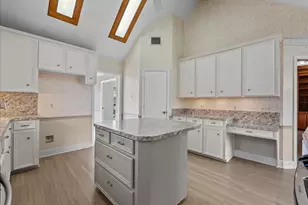 710 Bayou Crest Cir, Dickinson, TX 77539 - Photo 21