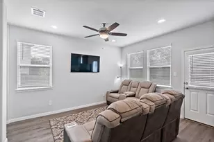 1403 Promise Ct, Bryan, TX 77803 - Photo 5