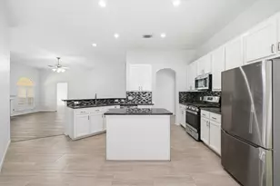 4723 Knights Branch Dr, Sugar Land, TX 77479 - Photo 9