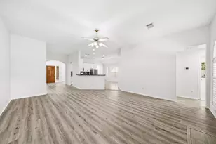 4723 Knights Branch Dr, Sugar Land, TX 77479 - Photo 7