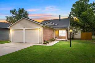 90 W High Oaks Cir, The Woodlands, TX 77380 - Photo 1