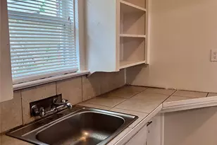 320 W Polk St, Houston, TX 77019 - Photo 13