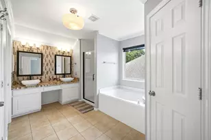 1323 Crystal Lake Cir E, Pearland, TX 77584 - Photo 33