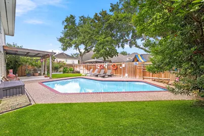 1323 Crystal Lake Circle E, Pearland, TX 77584 - Photo 45