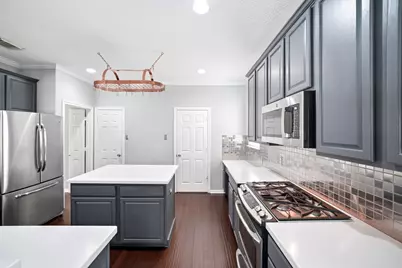 1323 Crystal Lake Circle E, Pearland, TX 77584 - Photo 23